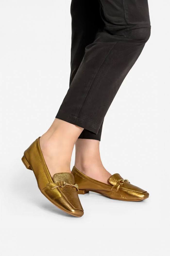 Mocassim Tradicional em Couro Bronze