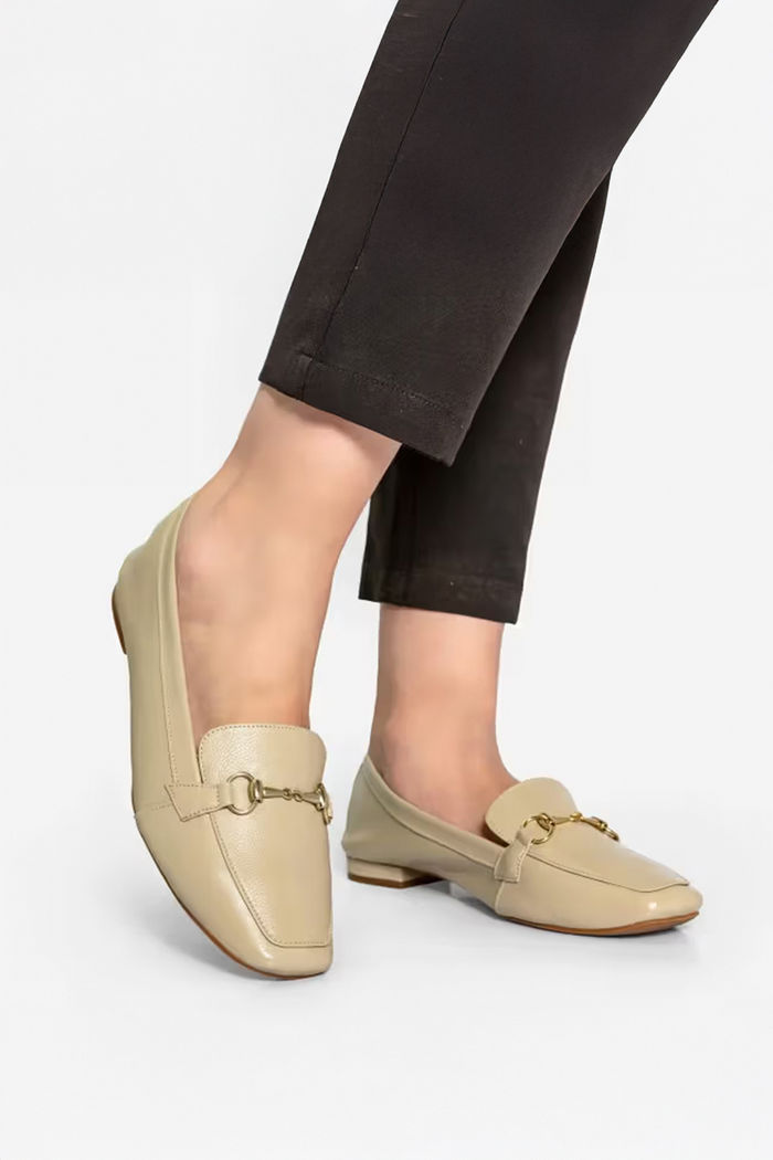 Mocassim Tradicional em Couro Taupe