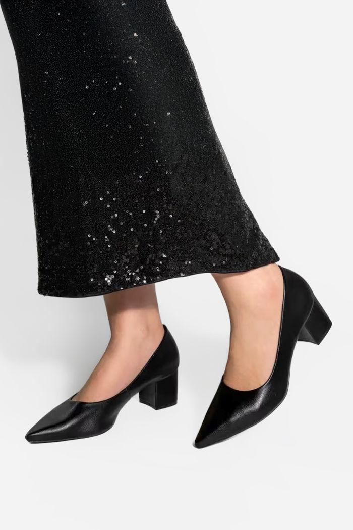 Scarpin Clássico com Salto Bloco Preto