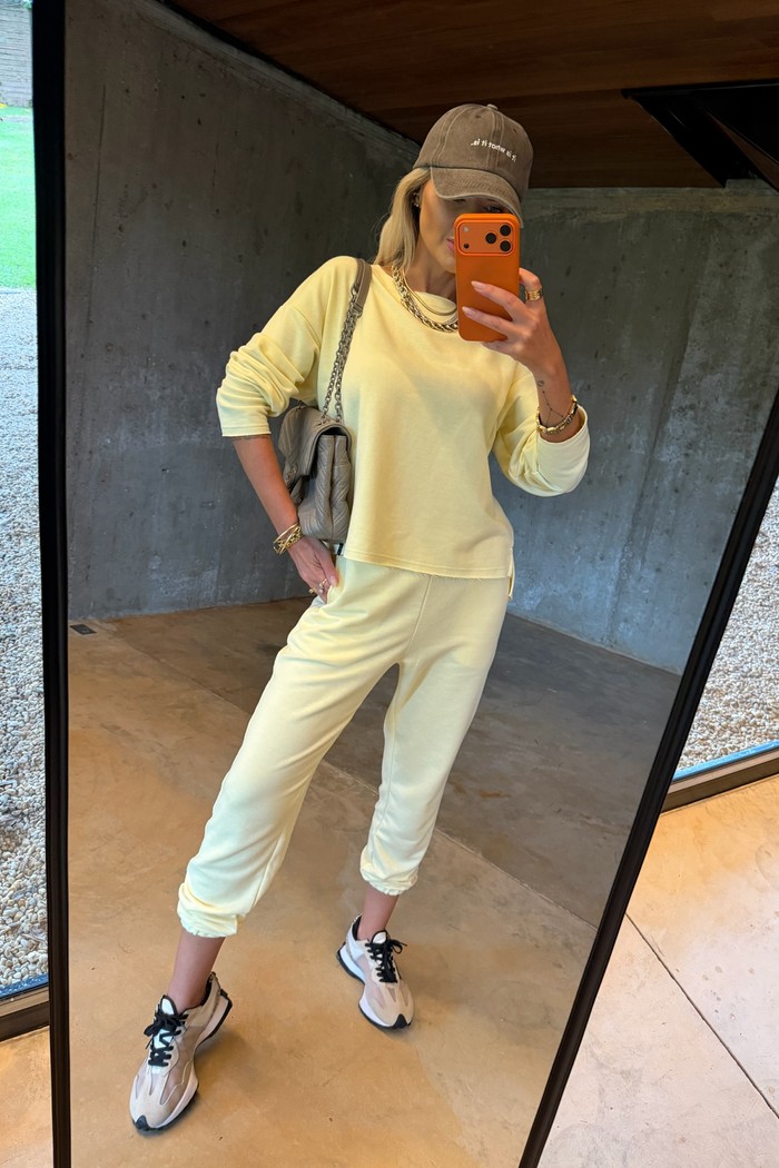 Blusa de Moletom Gola Redonda Amarelo Manteiga