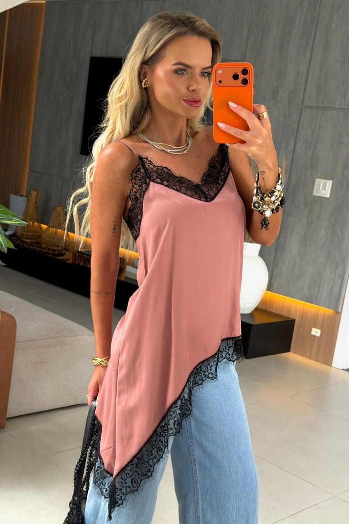 Blusa de Alça Assimétrica em Cetim com Renda Amêndoa