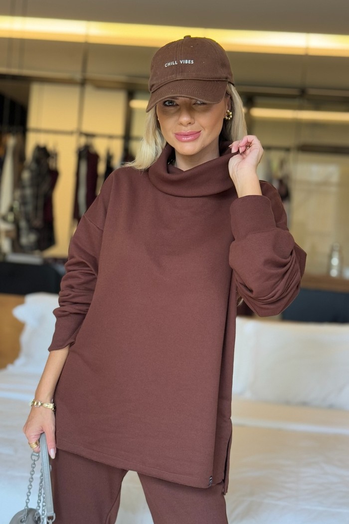 Blusão de Moletom Gola Alta Marrom