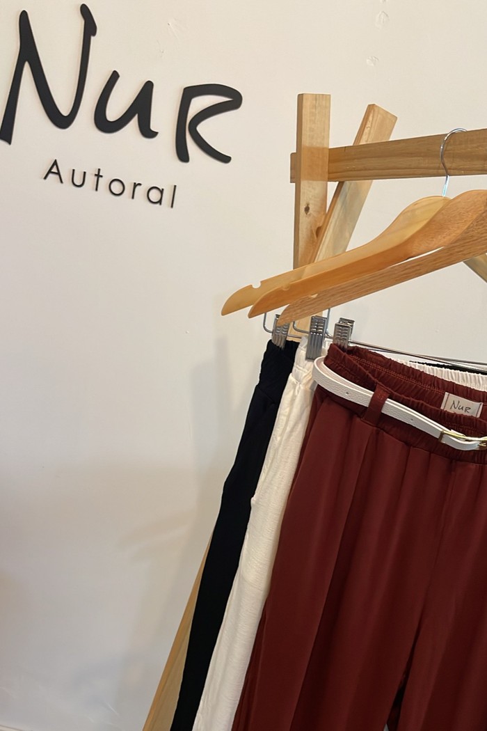 CALÇA VISCOSE COM CINTO - MARROM MERLOT