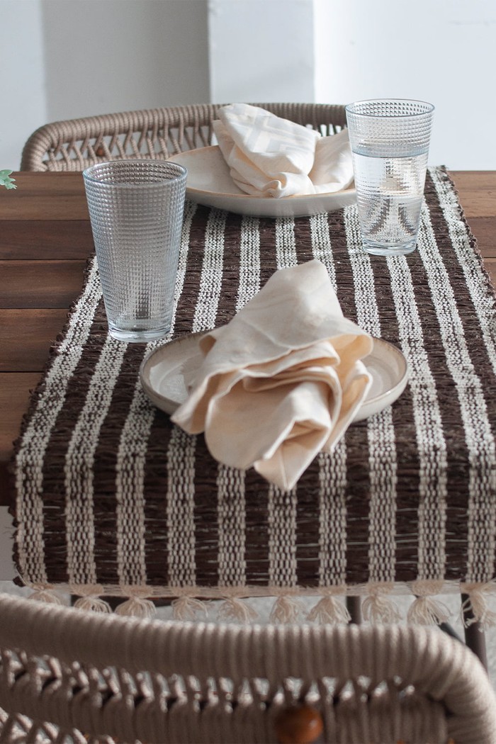 Trilho de Mesa em Algodão Lace Marrom 1,50m