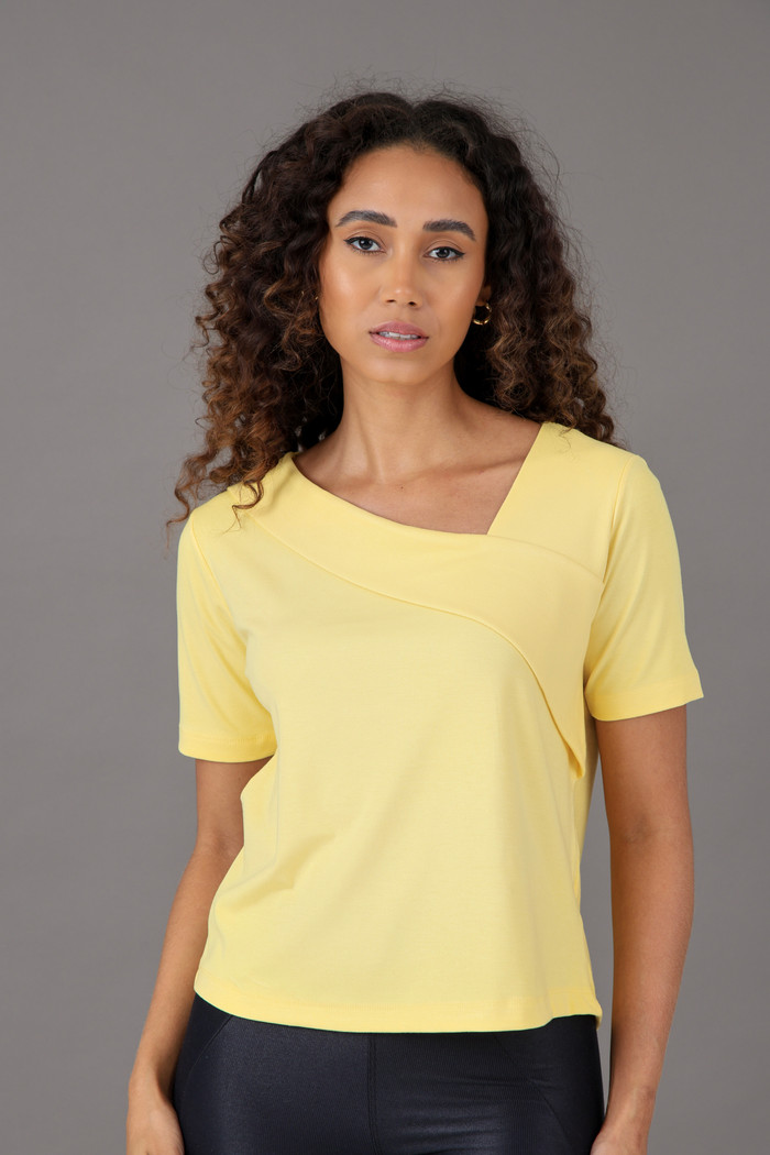 Blusa Feminina Gola Assimétrica Amarelo