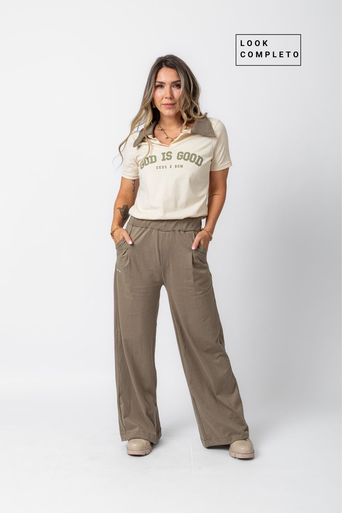 CONJUNTO IDENTIDADE OFF - POLO DEUS É BOM + CALÇA CAQUI