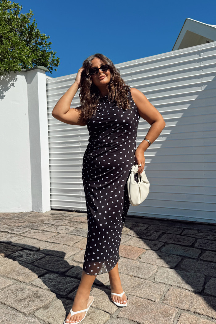 VESTIDO JULIA POA FUNDO PRETO