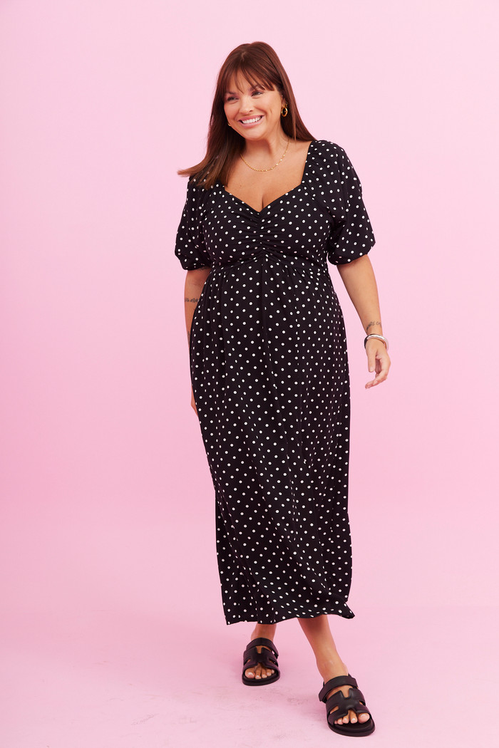 VESTIDO POA SOPHIA POA FUNDO PRETO