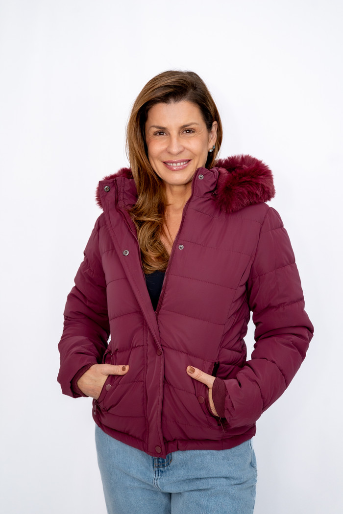 Jaqueta Nylon com Capuz Marsala