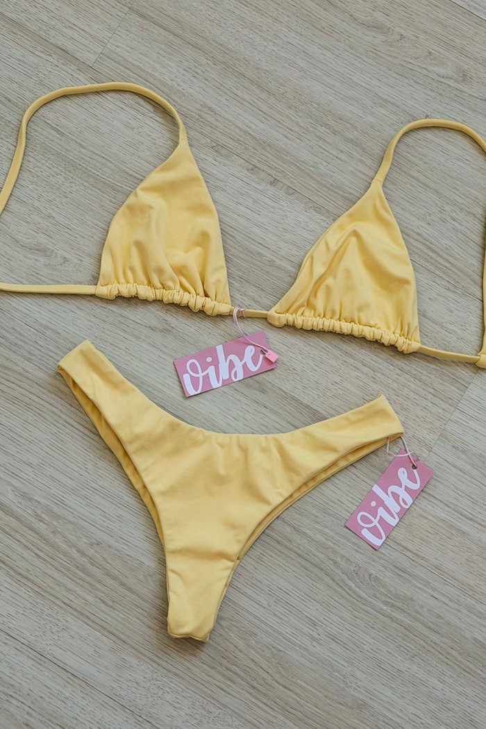 CONJUNTO: TOP LOLA E ASA DELTA VANILLA