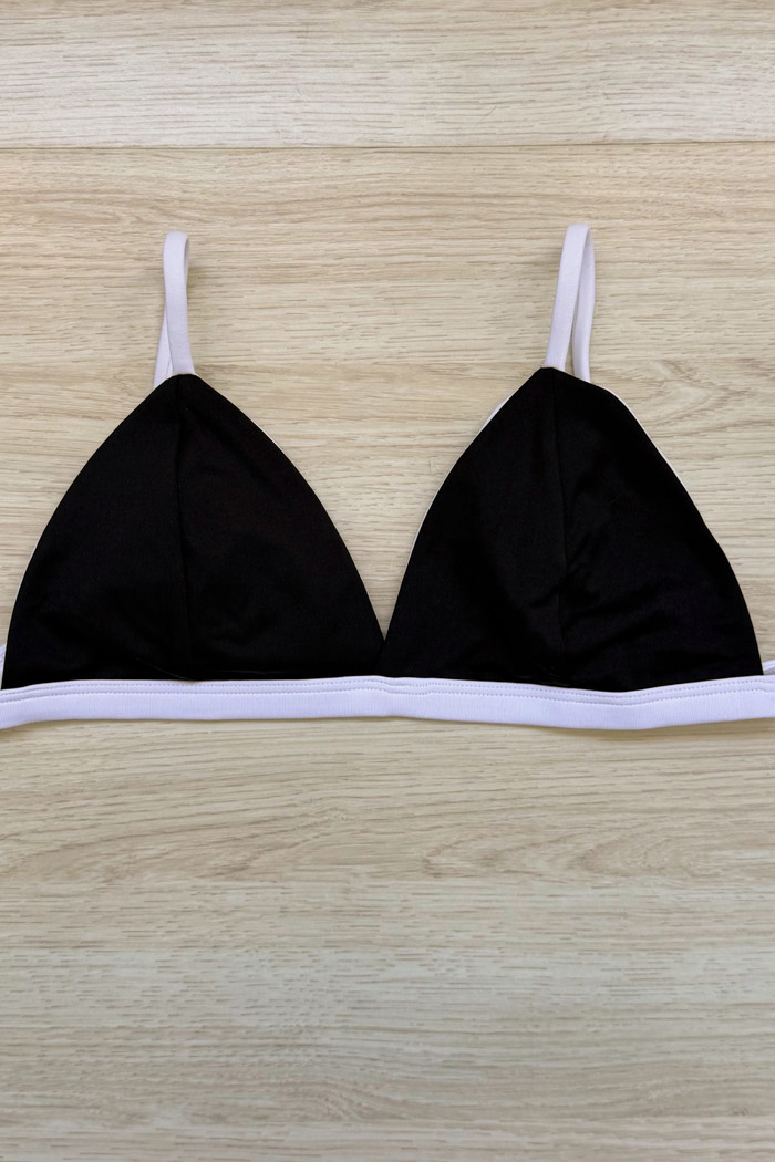 TOP DE BIQUÍNI TRIÂNGULO FIXO KATE BLACK+WHITE
