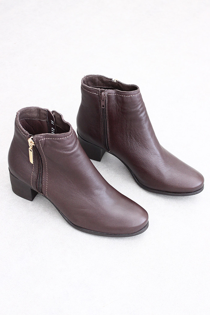 Bota Mybez Cano Curto Zíper Lateral Couro Macio Café