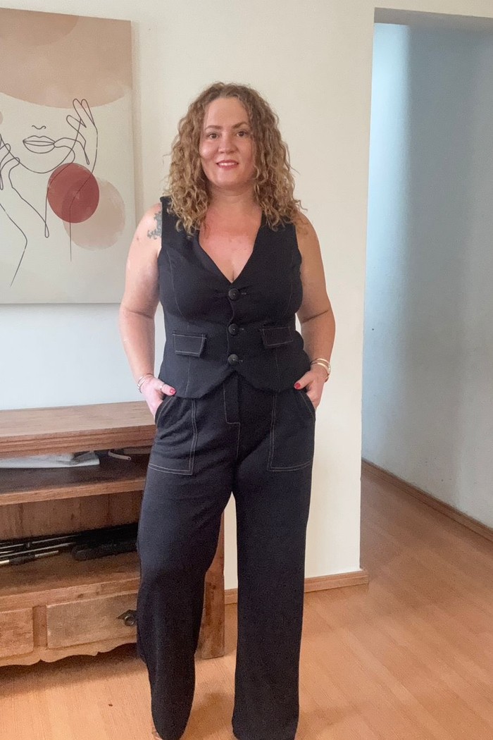 Conjunto Megan em Malha de Ponto Roma Preto com pesponto ocre