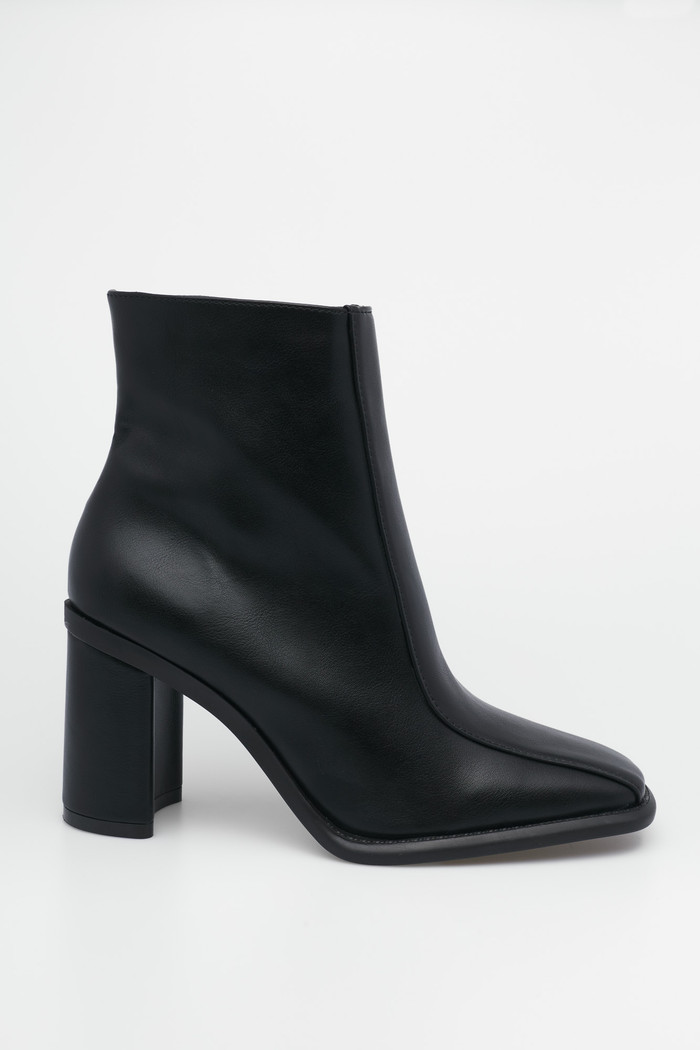 Bota Ankle Boot Malu Preto