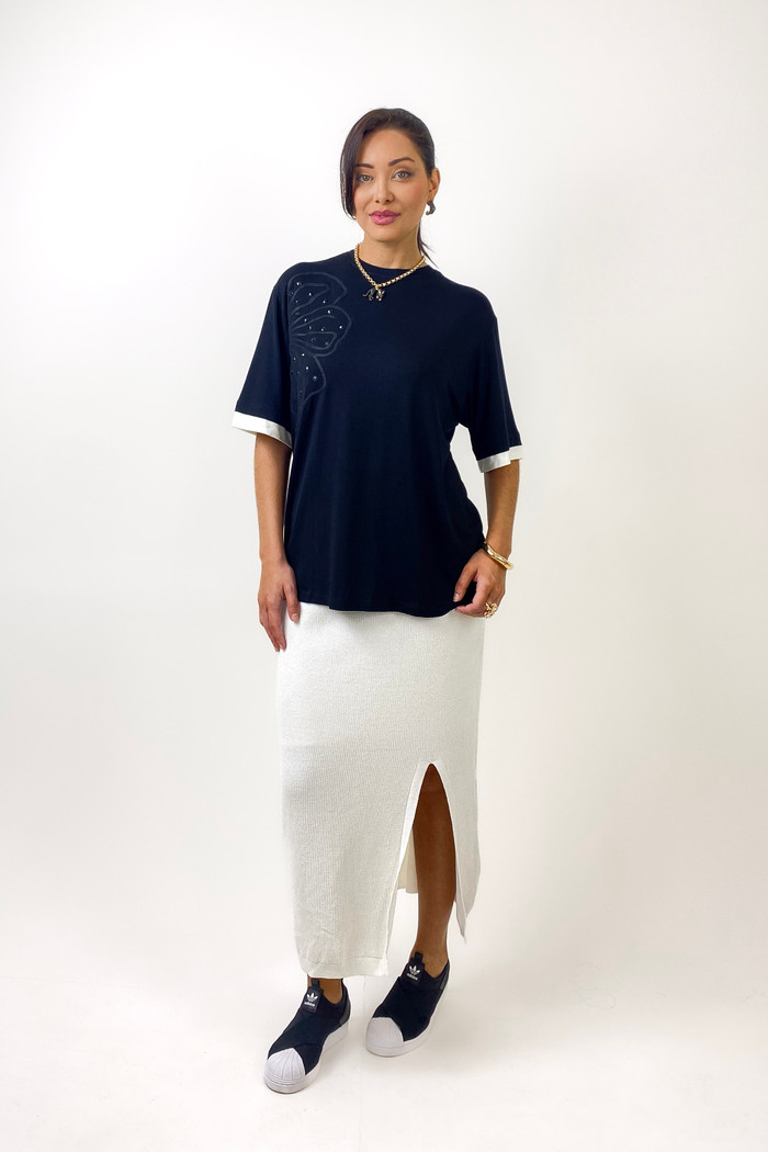 T-Shirt Oversized com Aplicação - Preta