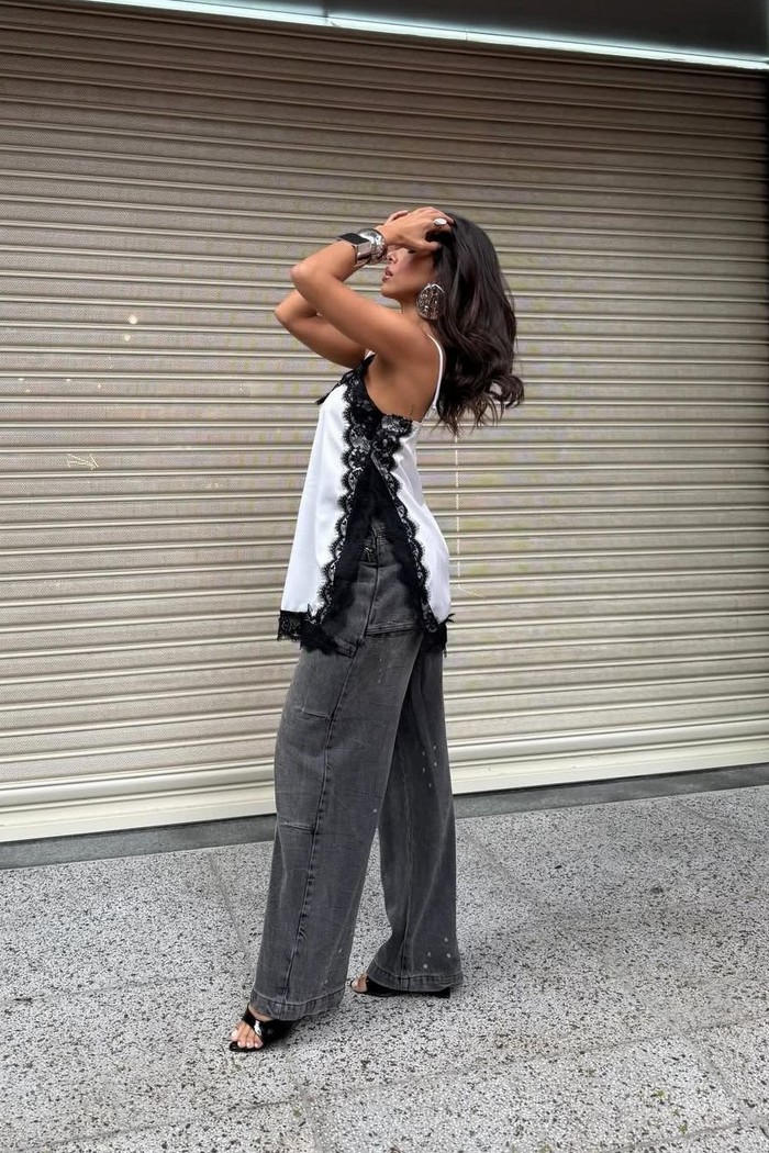 Regata cetim com detalhe em renda branco