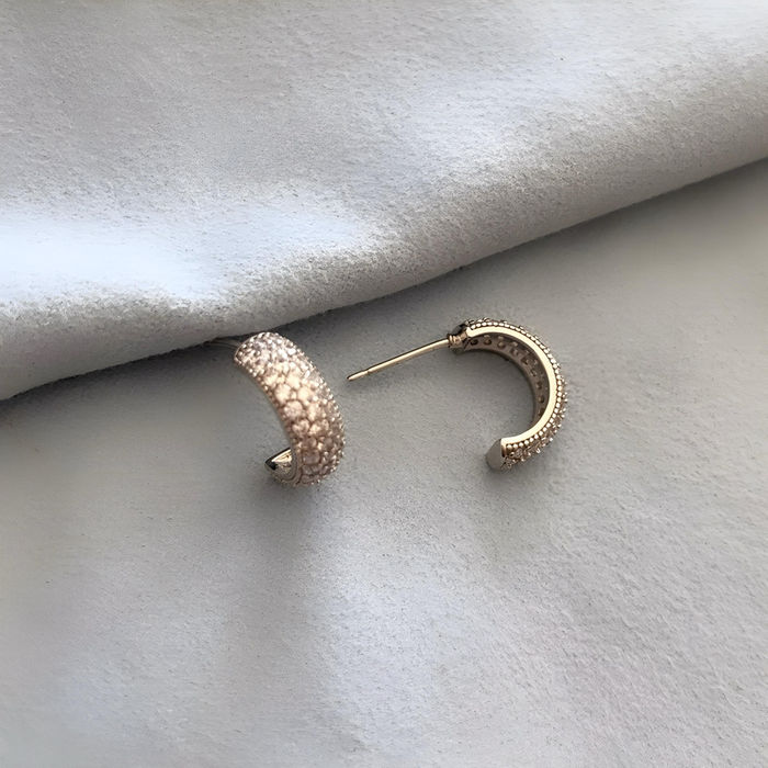 BRINCO MEIA ARGOLA ZIRCONIA