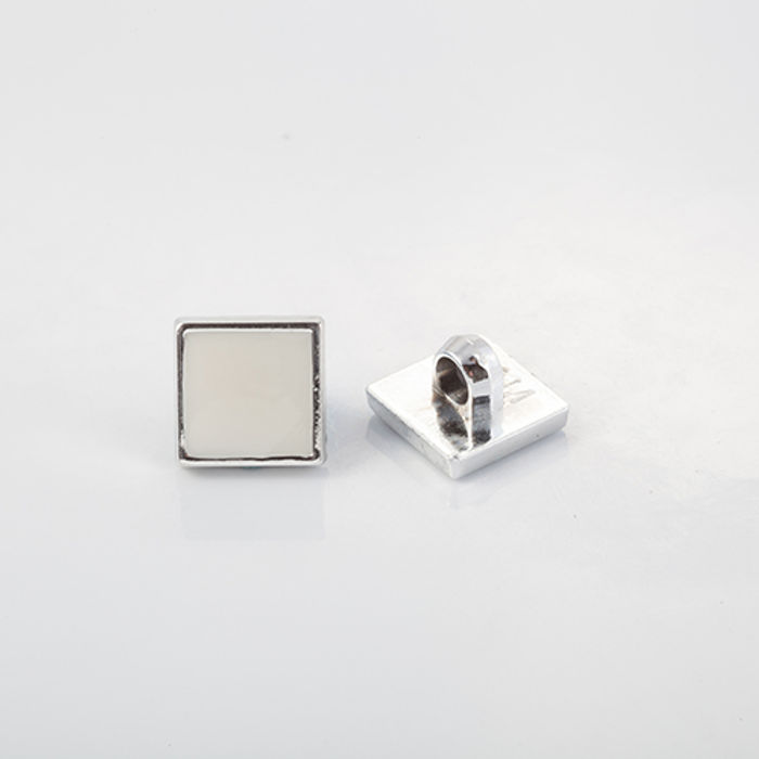 101.101 - BOTÃO COM 6 UN.