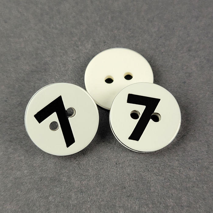 100.806 - BOTÃO COM 12 UN.