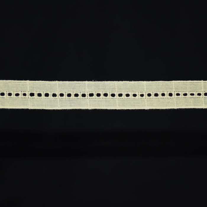 BI 224 - BORDADO INGLÊS OFF WHITE - PREÇO POR PACOTE