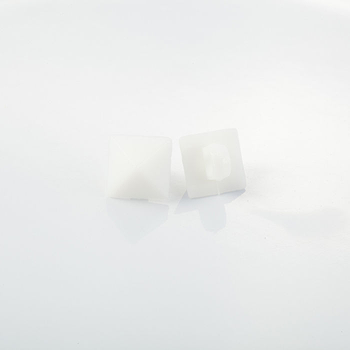 101.113 - BOTÃO COM 12 UN.