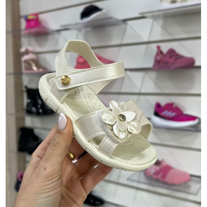 Sandália Papete Klin Tic Tac Infantil Feminino Cor Off White Perolizado
