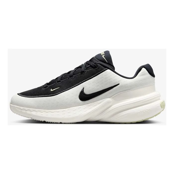 Tênis Nike Uplift SC Masculino Cor Preto/Branco