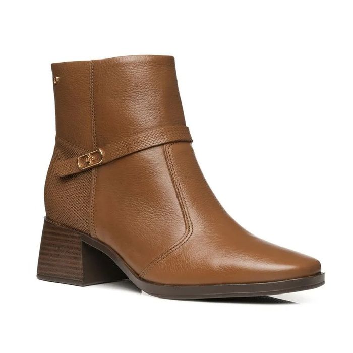 Bota Pegada Cano Curto Em Couro Feminino Cor Marrom