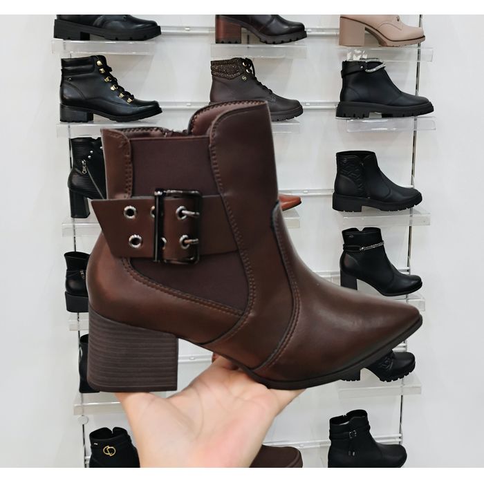 Bota Ramarim Salto Baixo Com Fivela Feminino Cor Cafe