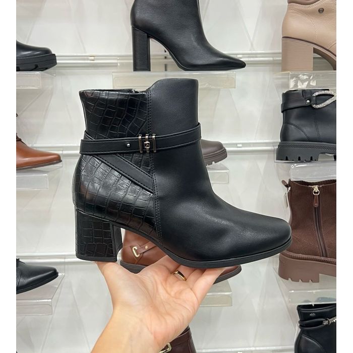 Bota Piccadilly Cano Curto Salto Baixo Feminino Cor Preto