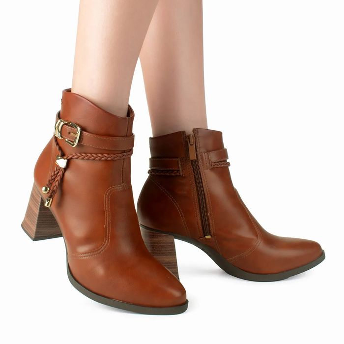Bota Dakota Cano Curto Salto Alto Feminino Cor Marrom