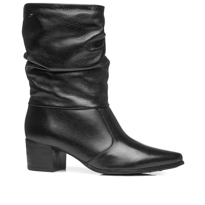 Bota Pegada Cano Alto Em Couro Feminino Cor Preto