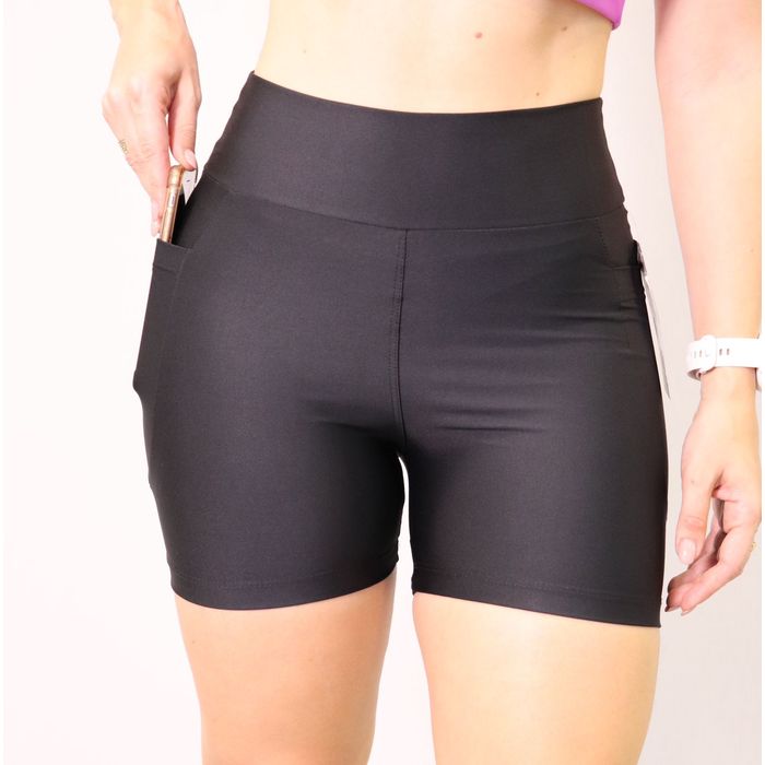 Shorts Karamoella Com Bolso Feminino Cor Preto