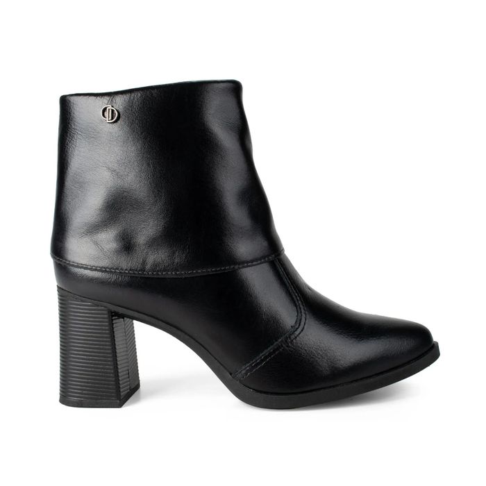 Bota Dakota Cano Curto Salto Bloco Feminino Cor Preto