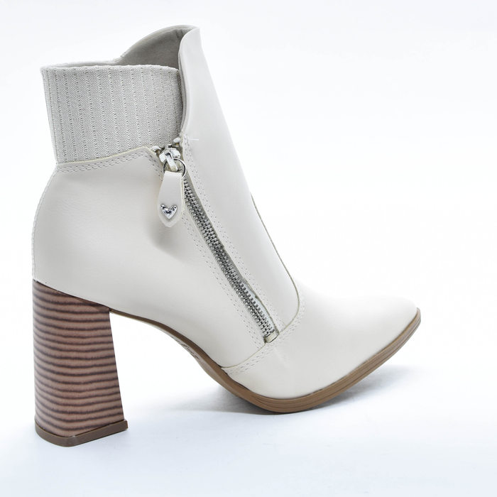 Bota Mississipi Cano Curto Bico Fino com Recortes Detalhe Malha Brilhosa Lateral Abertura Salto Médi