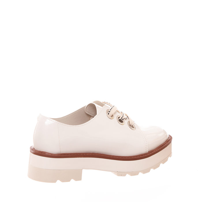 Sapato Moleca Oxford Tratorado Salto Baixo Off White