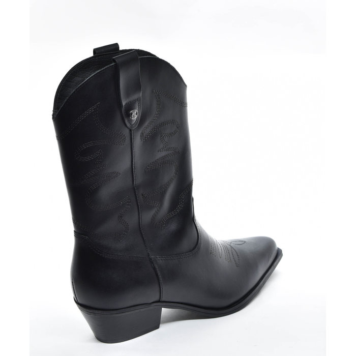 Bota Country Bottero Couro Cano Médio Bico Fino com Recortes Pesponto Trabalhado Salto Baixo Grosso 