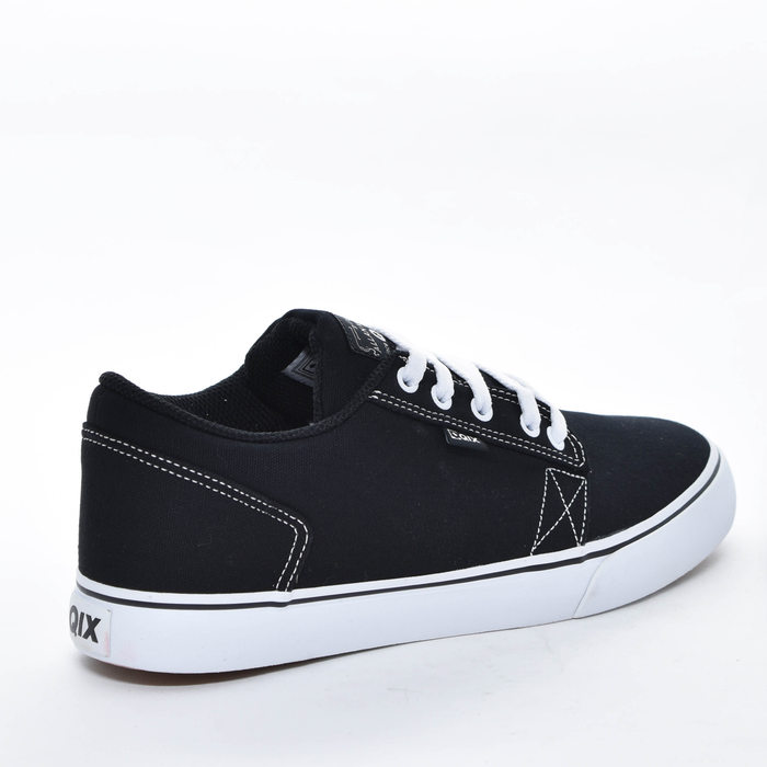 Tênis Qix Lona Allan Mesquita Liso Preto e Branco