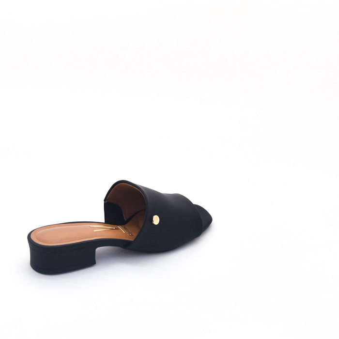 Tamanco Vizzano Meia Pata Salto Grosso Aplicação Metal Logo Preto