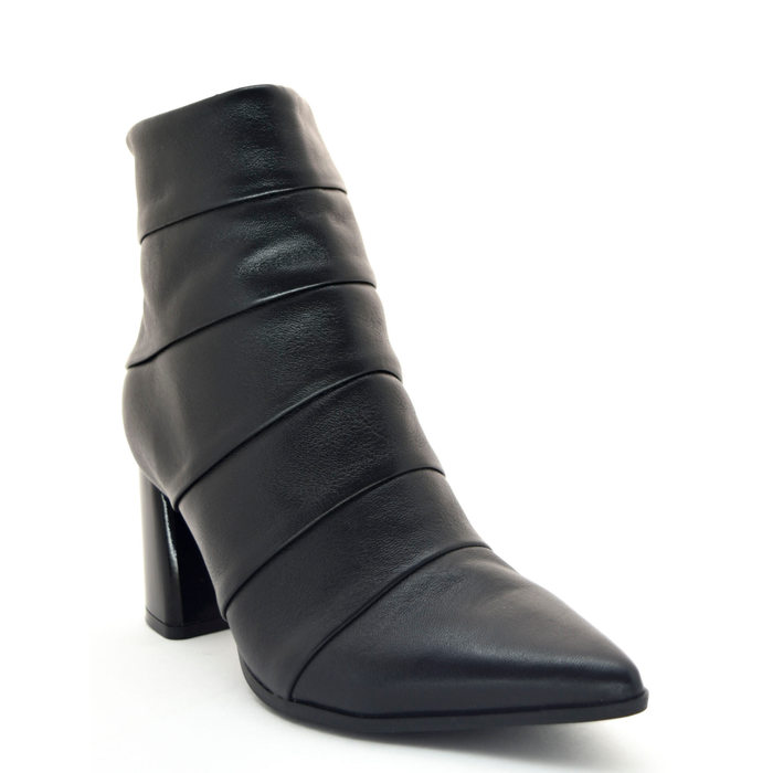 Bota Ramarim Cano Curto Bico Fino Salto Grosso Verniz Detalhe Nervuras Preto