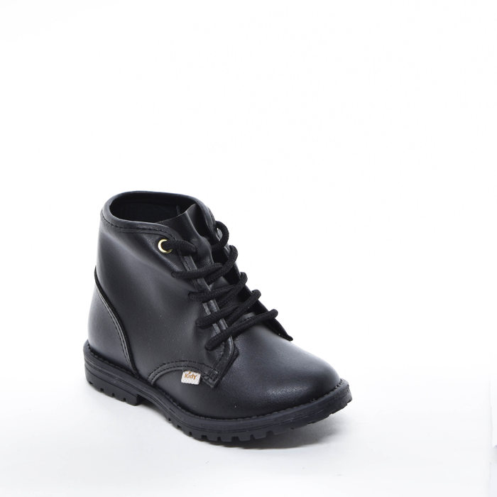 Bota Coturno Kidy Anatômica Lisa com Recortes Solado Tratorado Salto Rasteiro Preto