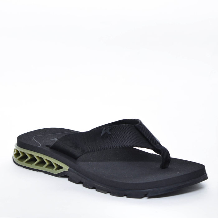 Chinelo Kenner Rakka Tira Aplicação Logo Solado Tratorado Vazado Preto e Verde