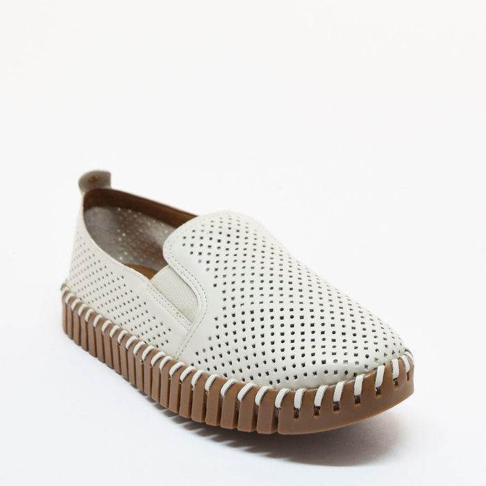 Tênis Slip-On Bottero Couro Solado Tratorado Flexivel Detalhe Microperfuro Off White e Marrom