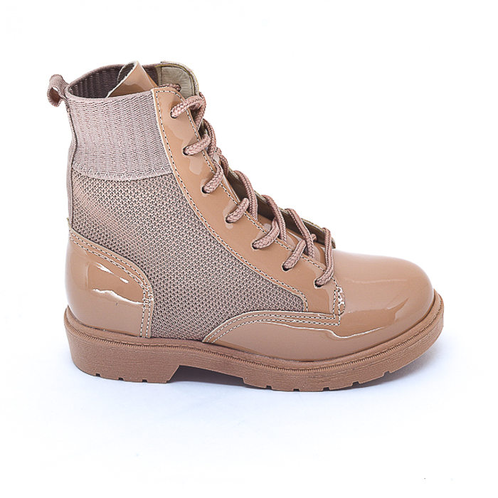 Bota Coturno Molekinha Verniz com Recortes Malha Solado Tratorado Nude