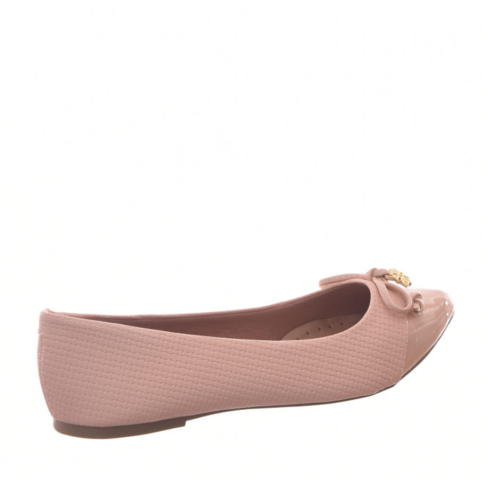 Sapatilha Sua Cia Bico Fino Detalhe Pingente e Laço Biqueira Verniz Rosa