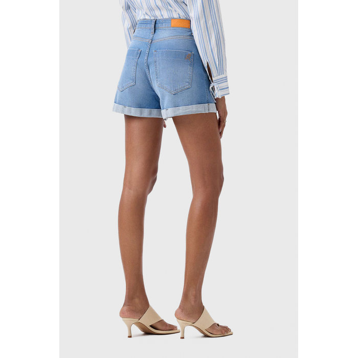 Short Jeans Flor de Lis Mom Algodão Elastano com Bolso Barra Dobrada Azul Médio