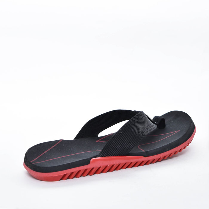 Chinelo Kenner Nk6 Aplicação Metal Solado Tratorado Preto e Vermelho