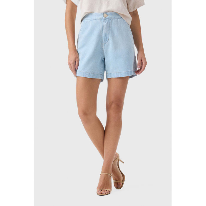 Short Jeans Flor de Lis Mom Bolso Faca Azul Claro