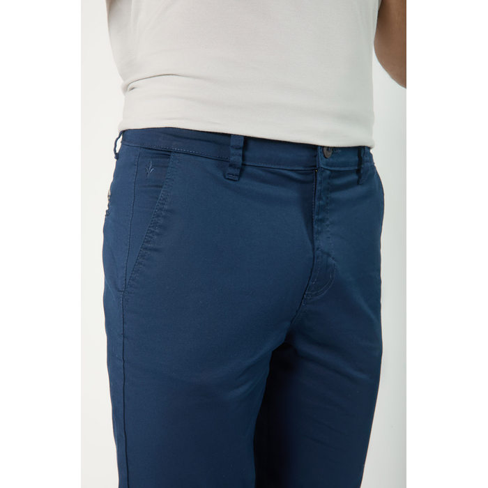 Bermuda Dlz Slim Chino Algodão Bolso Faca Aplicação Logo Azul Marinho