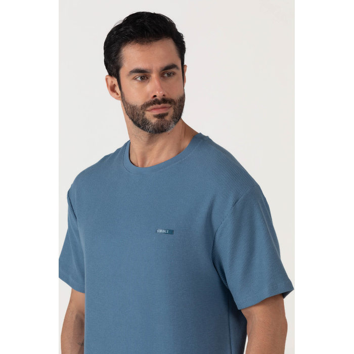 Camiseta Dlz APE Oversized Texturizada Manga Curta Lisa Aplicação Escrita Logo Azul